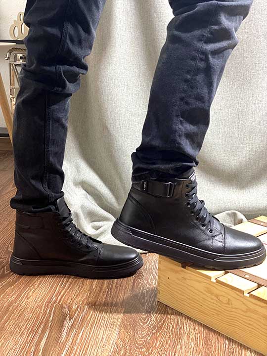 Ботинки чёрные с ремешком сзади натуральная кожа